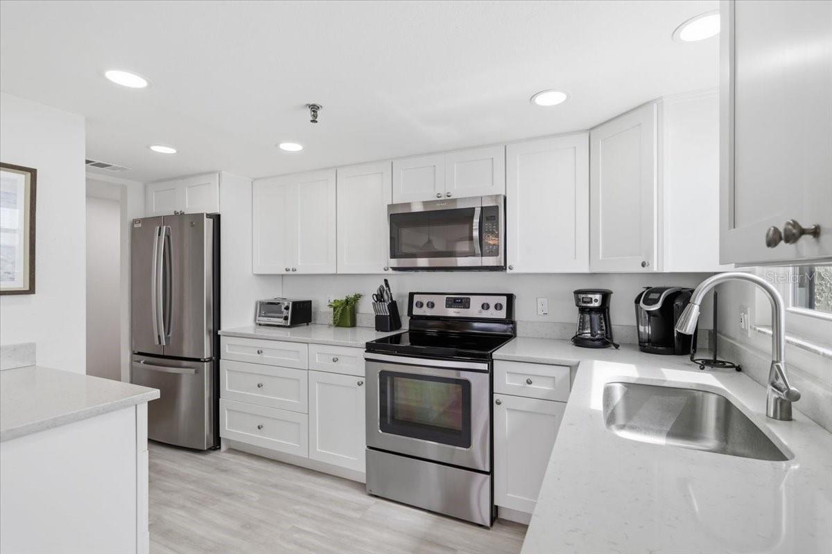 Image 14 of 59 For 15400 Gulf Blvd  501