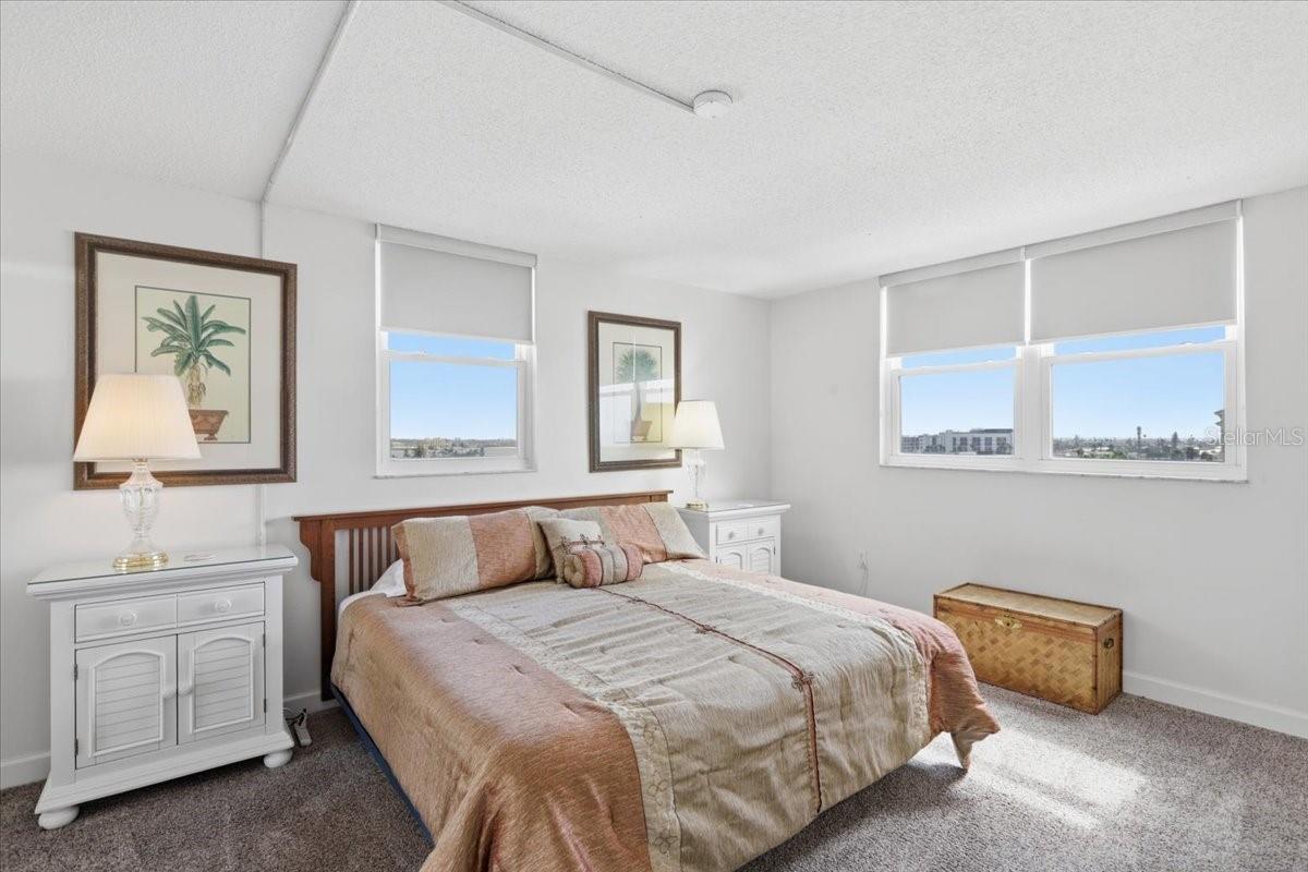 Image 19 of 59 For 15400 Gulf Blvd  501