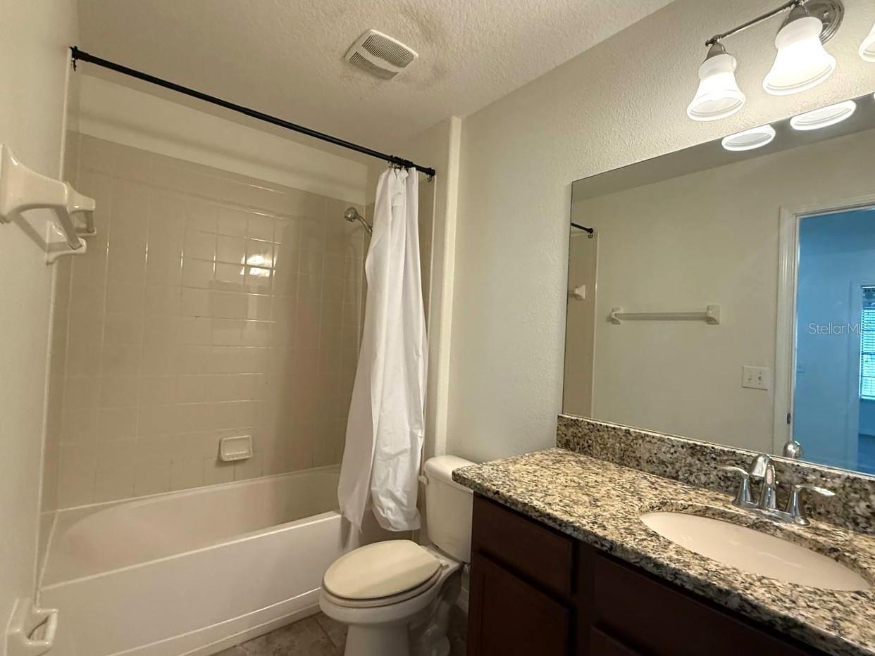 Image 16 of 27 For 20023 Date Palm Way