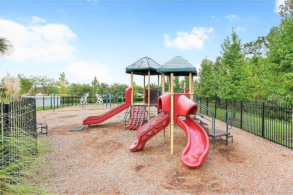 Image 24 of 27 For 20023 Date Palm Way