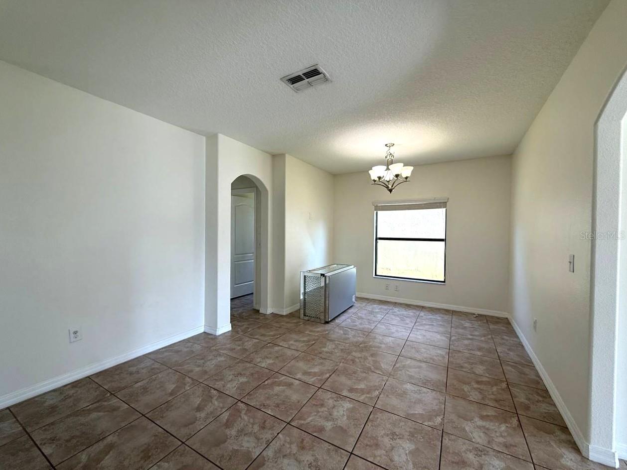 Image 4 of 27 For 20023 Date Palm Way