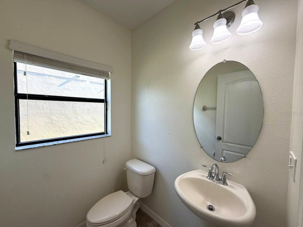 Image 5 of 27 For 20023 Date Palm Way