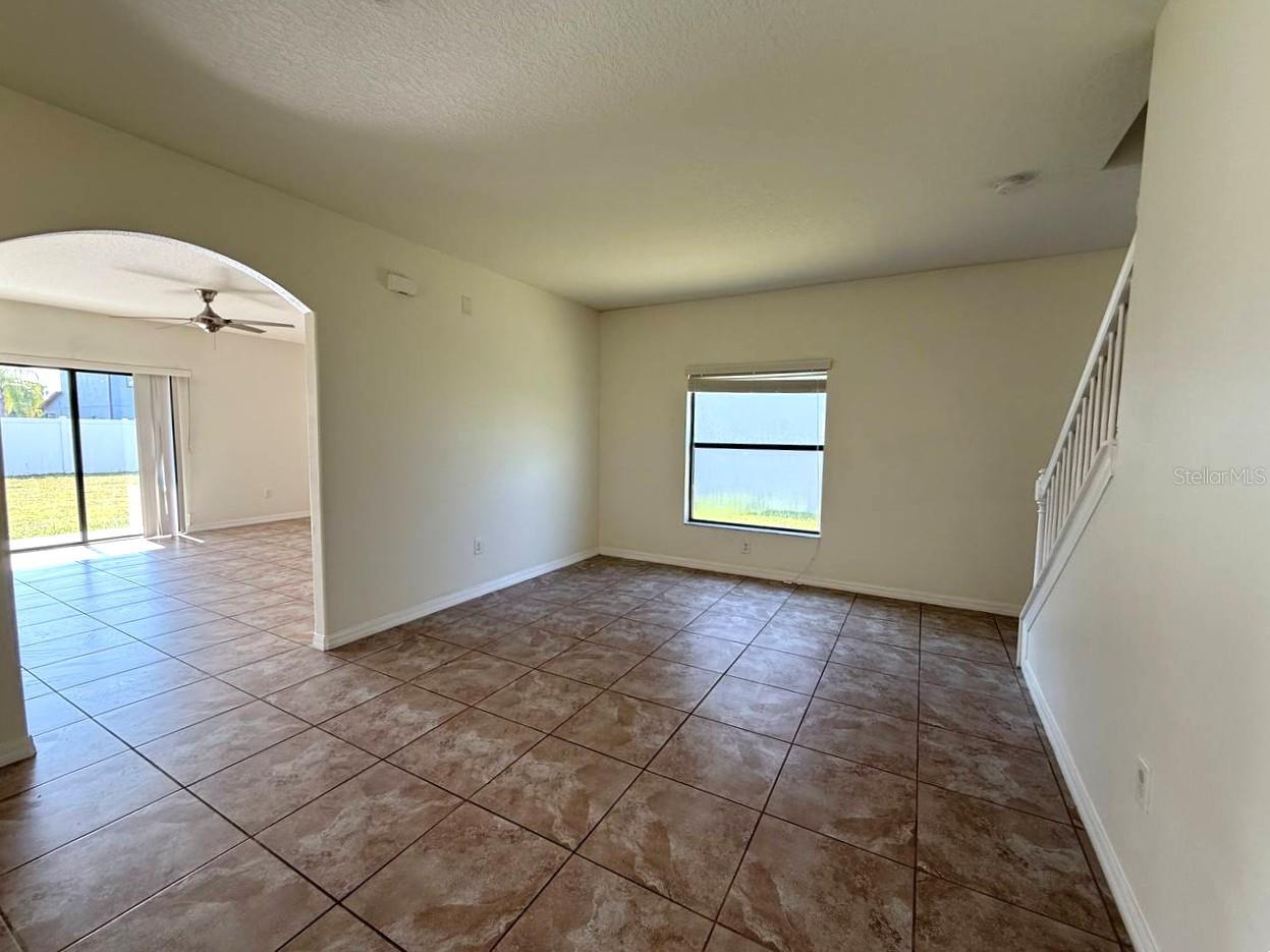 Image 6 of 27 For 20023 Date Palm Way