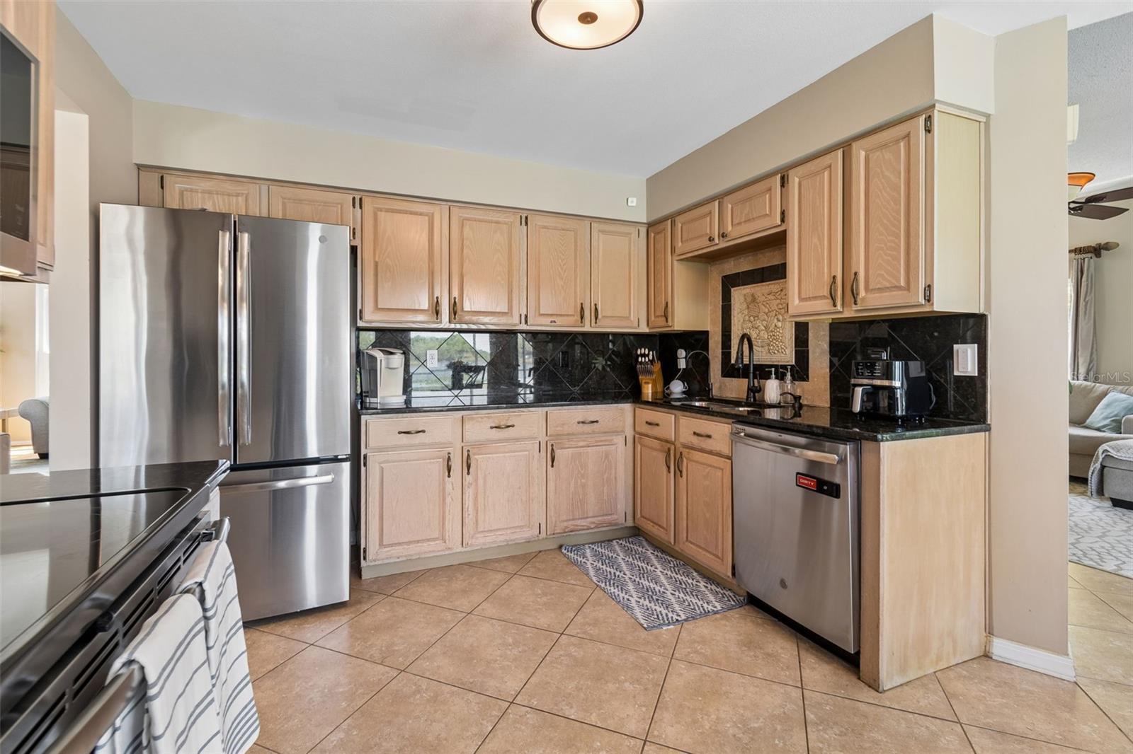 Image 18 of 54 For 11415 Whispering Hollow