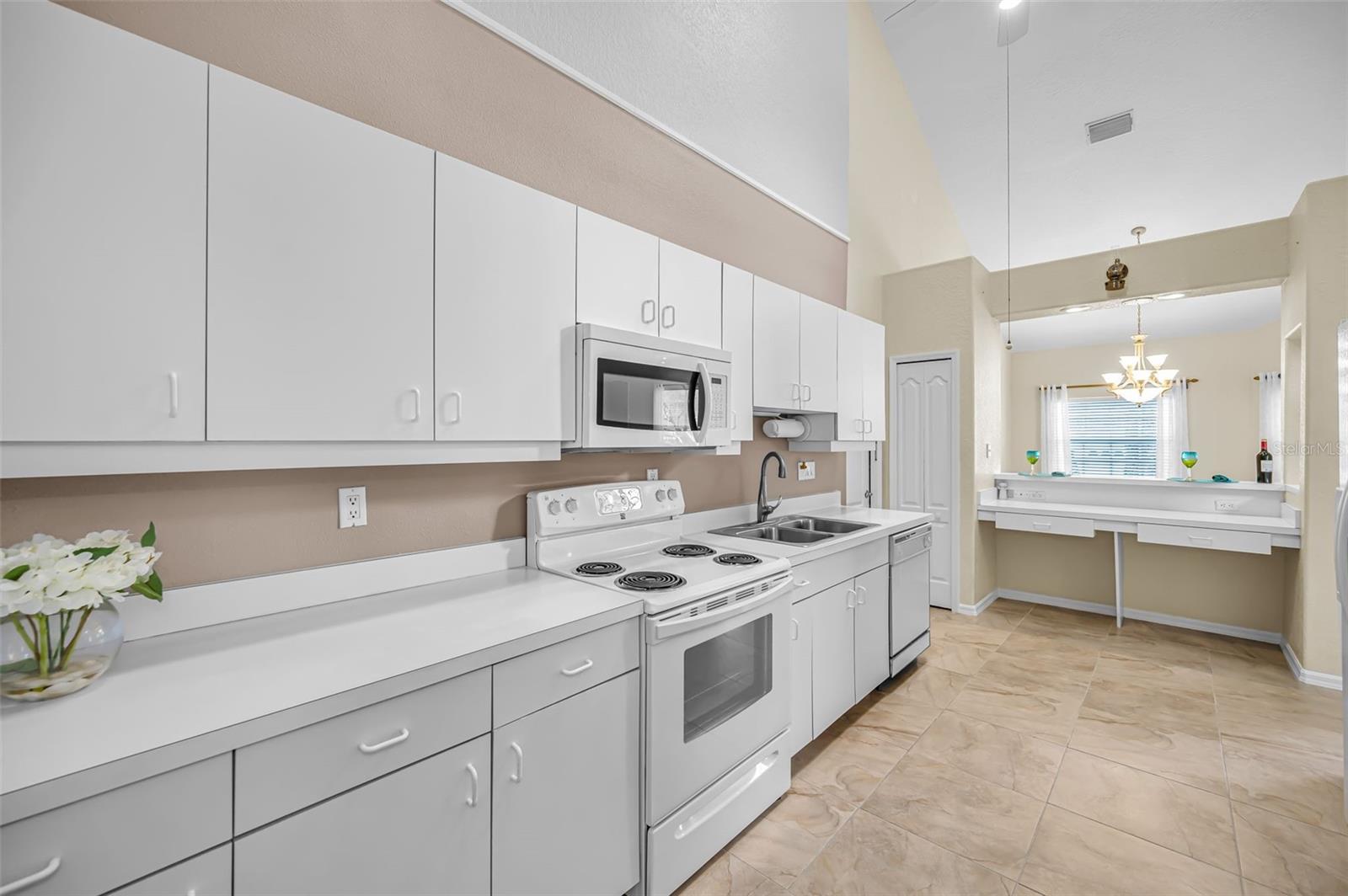 Image 17 of 86 For 2175 Oak Forest Lane