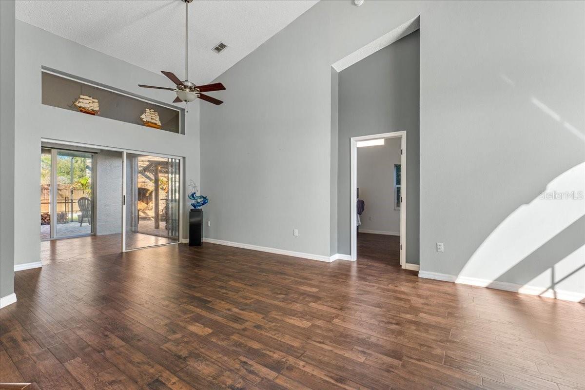 Image 10 of 54 For 9112 Calle Alta