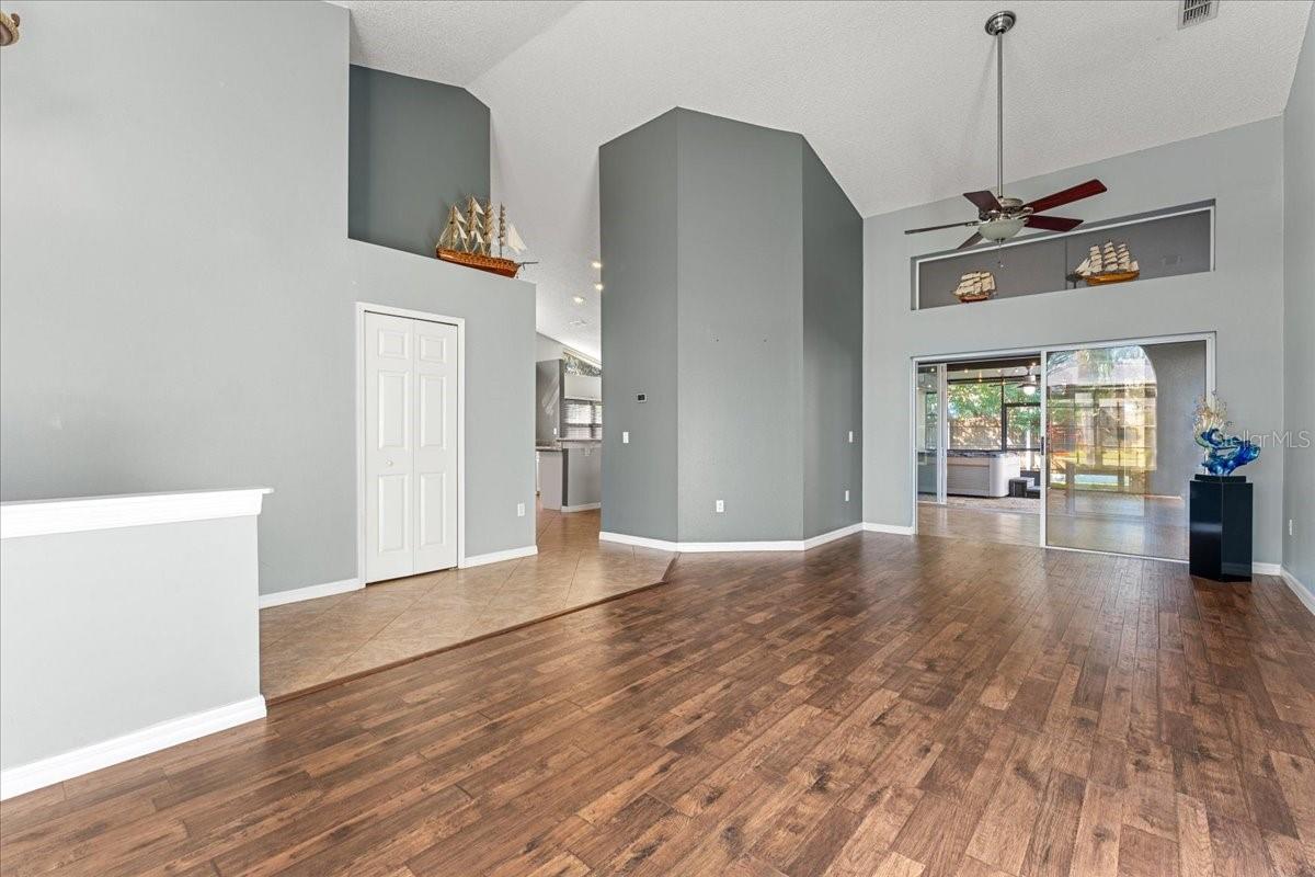 Image 8 of 54 For 9112 Calle Alta