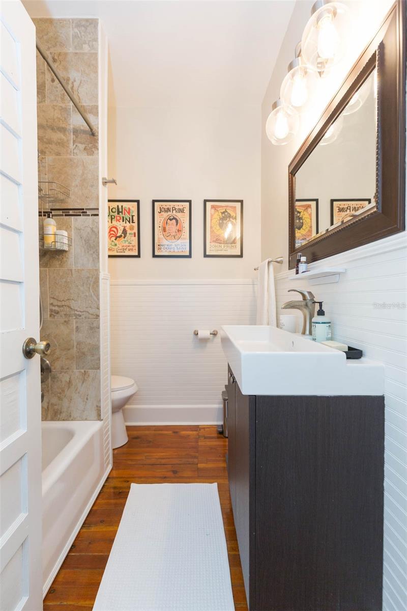 Image 17 of 33 For 917 Broad Street