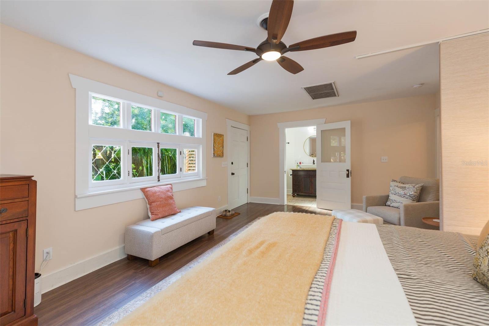 Image 22 of 33 For 917 Broad Street