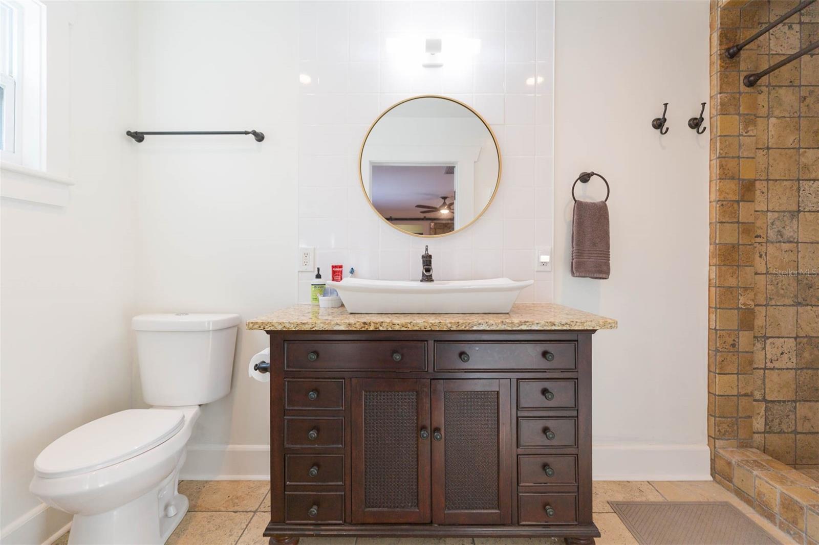 Image 26 of 33 For 917 Broad Street