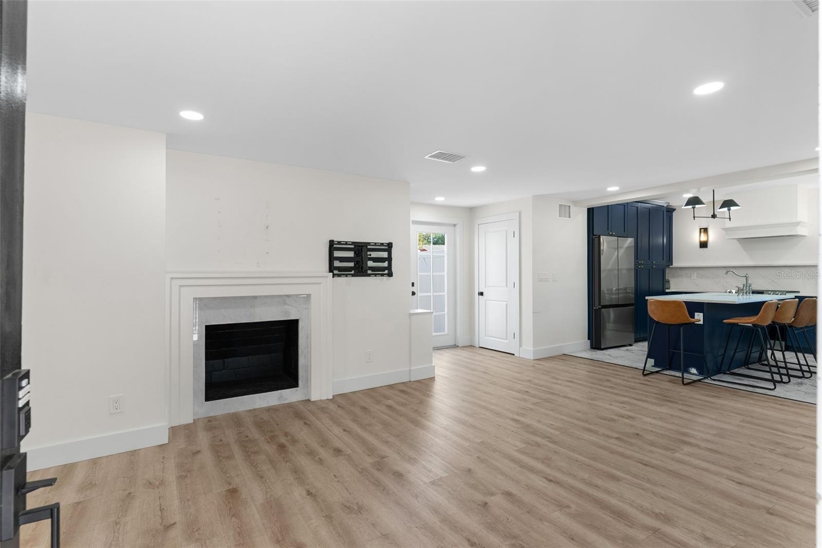 Image 7 of 37 For 4501 Highland Avenue