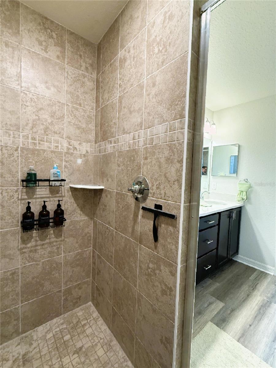 Image 21 of 44 For 390 Windy Willow Way