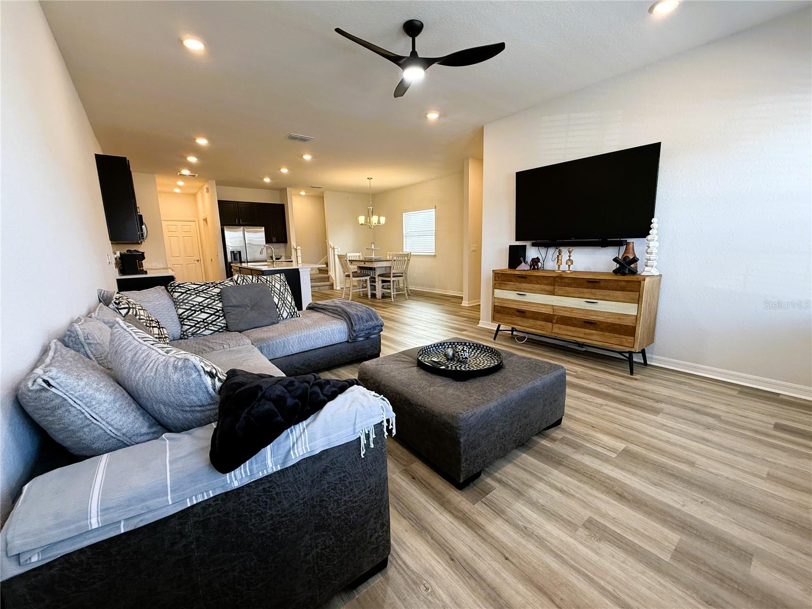 Image 3 of 44 For 390 Windy Willow Way