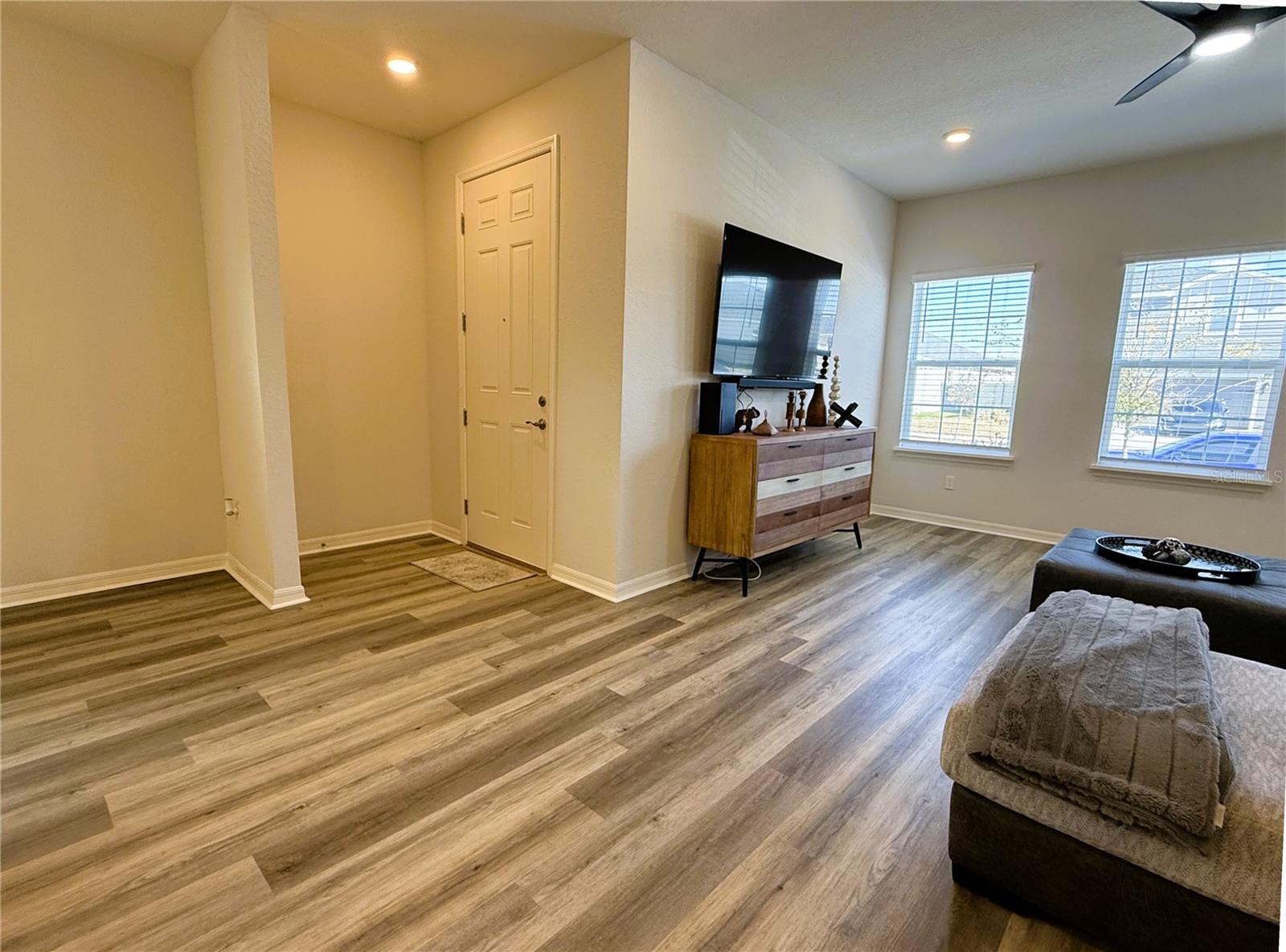 Image 5 of 44 For 390 Windy Willow Way