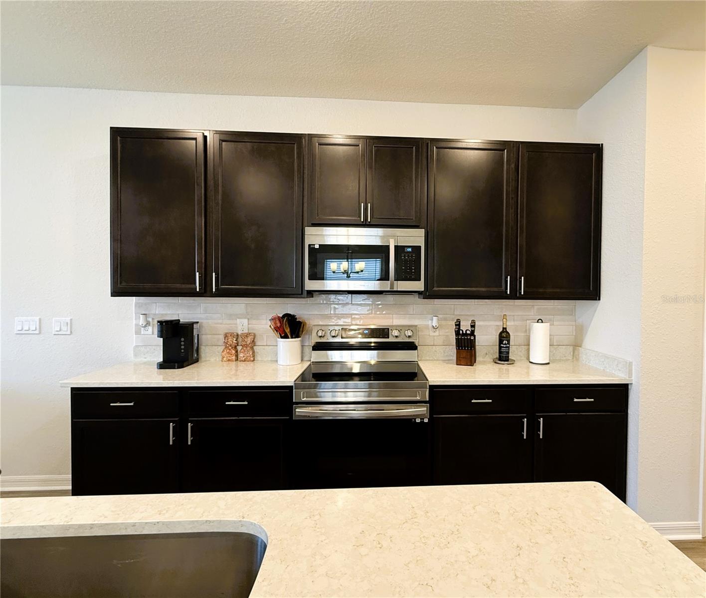 Image 9 of 44 For 390 Windy Willow Way