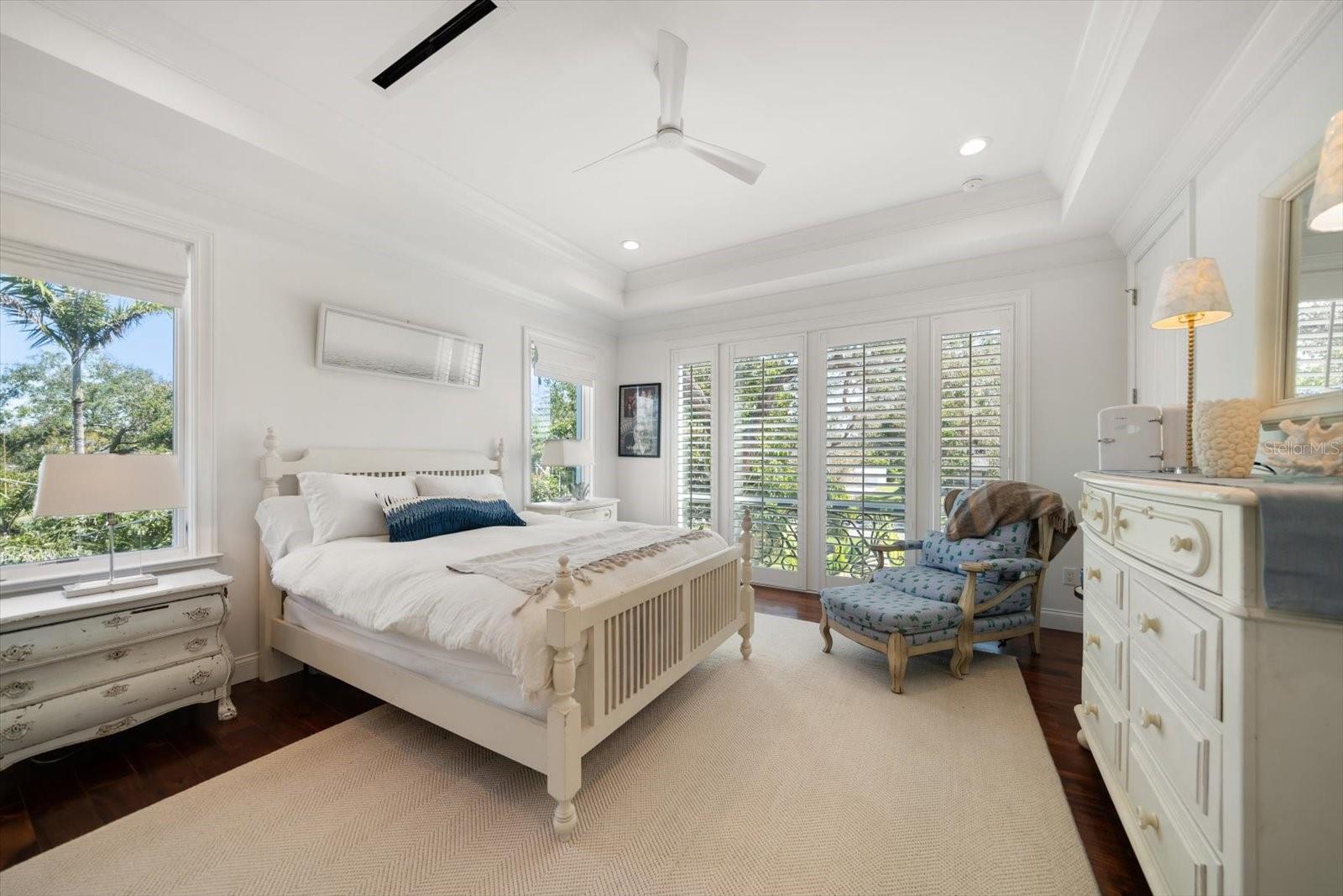 Image 32 of 50 For 110 Harbor View Lane