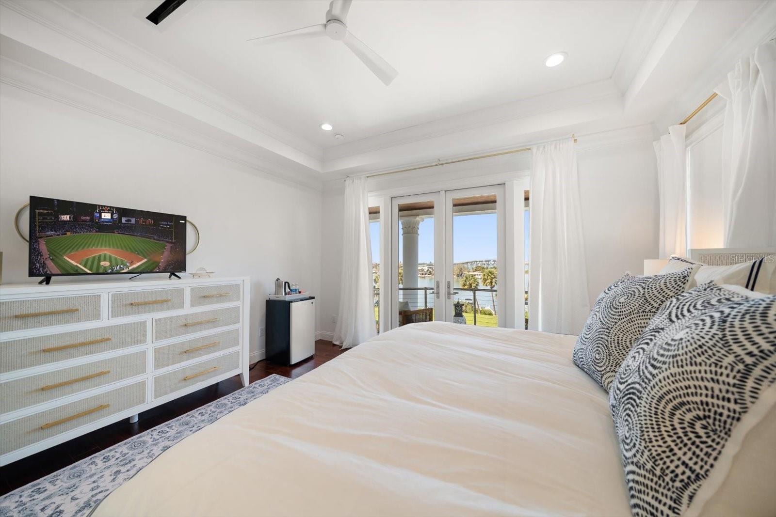 Image 36 of 50 For 110 Harbor View Lane