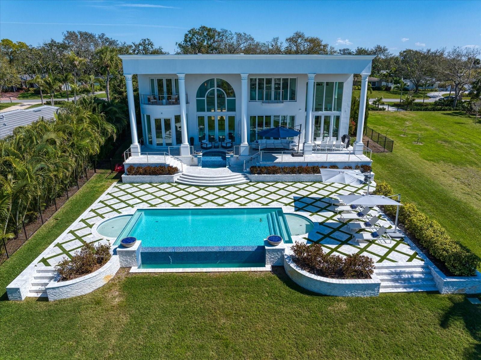 Image 6 of 50 For 110 Harbor View Lane