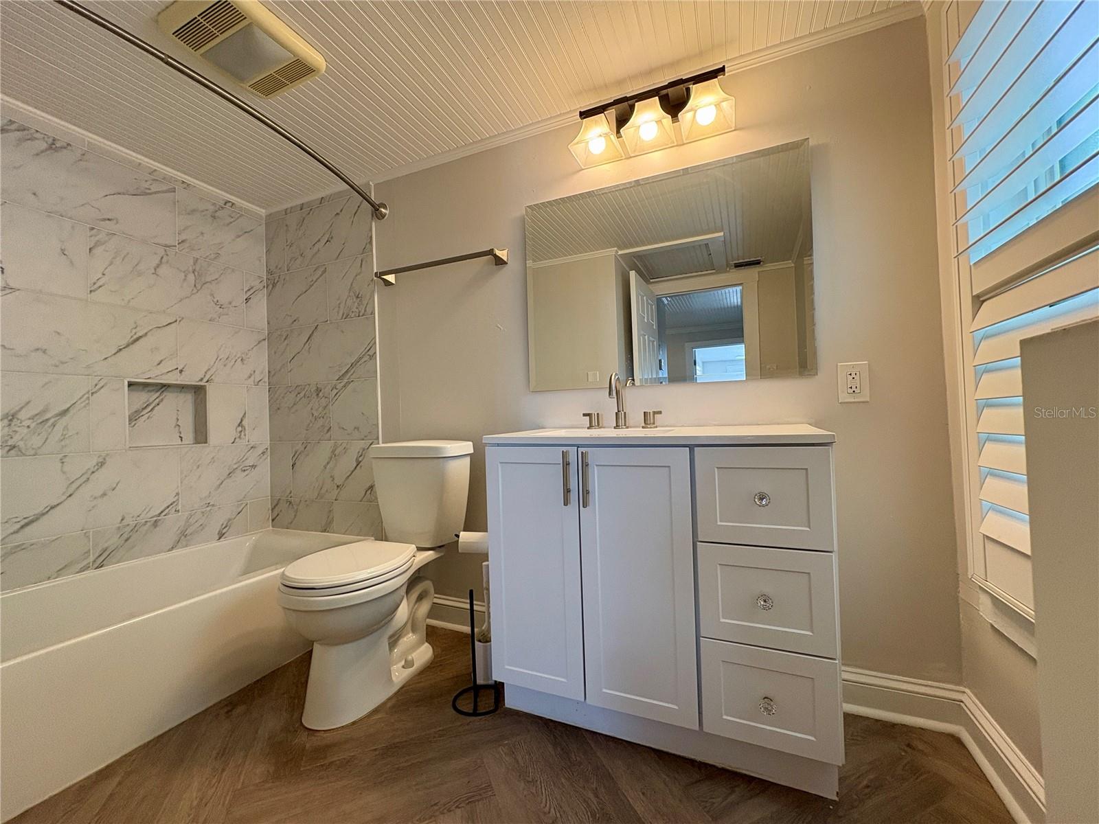 Image 14 of 27 For 244 Iron Age Street