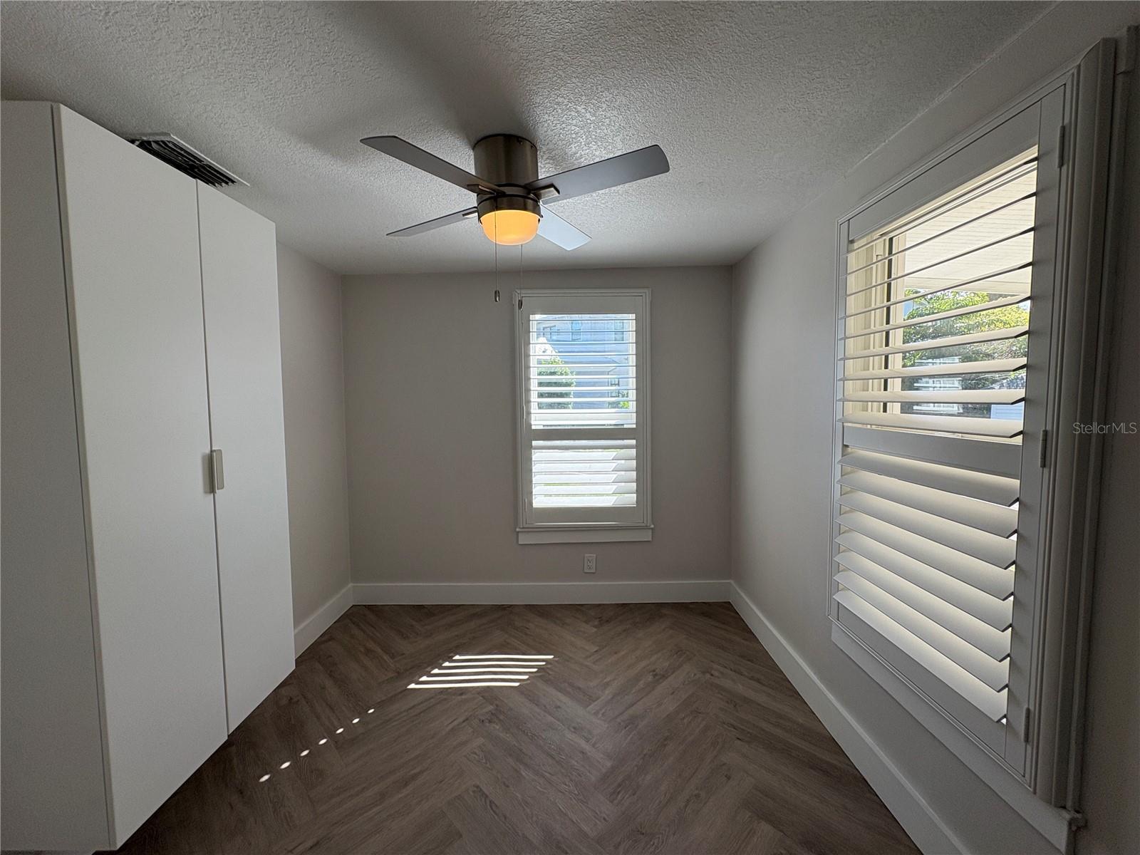 Image 17 of 27 For 244 Iron Age Street