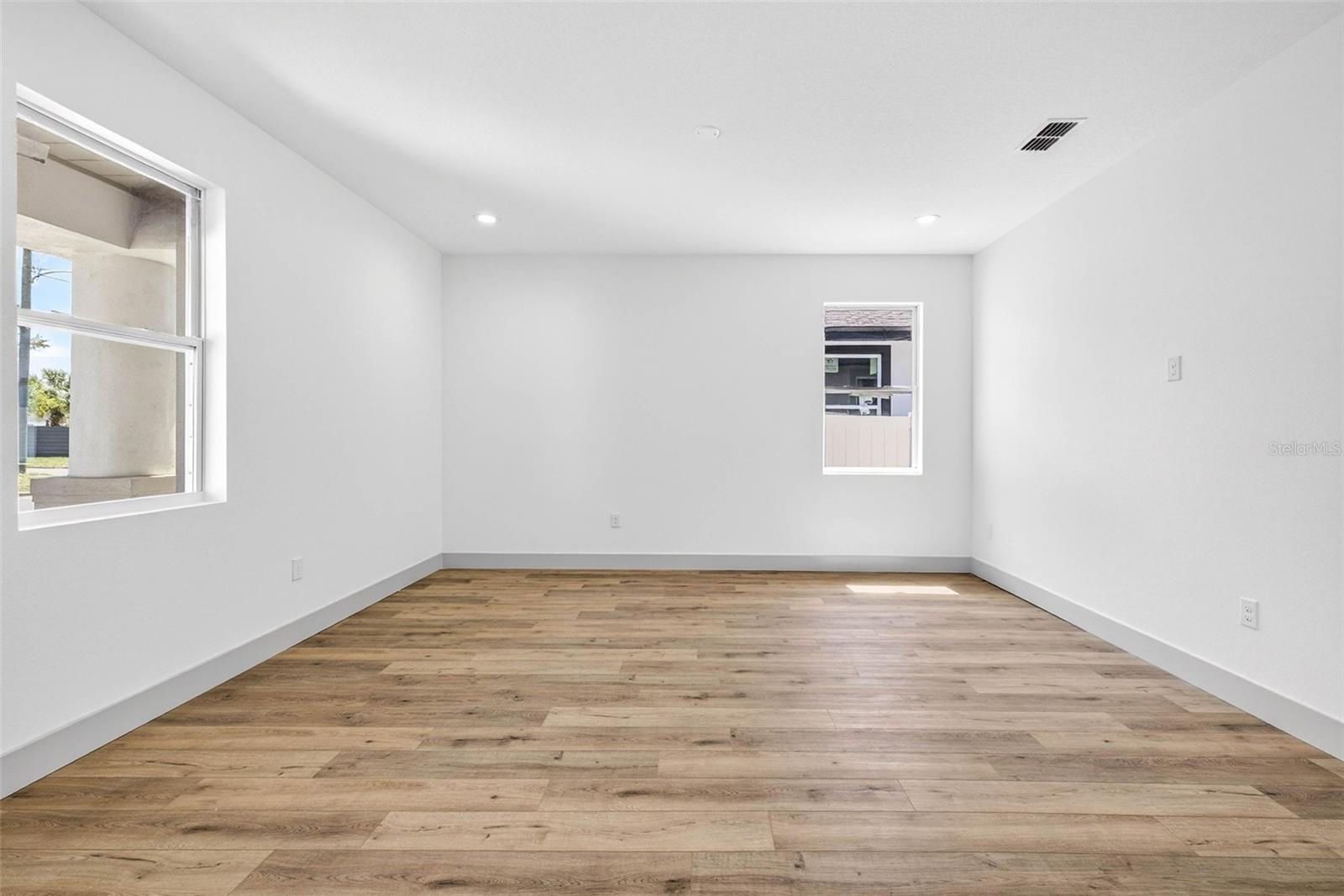 Image 6 of 36 For 1145 29th Street S