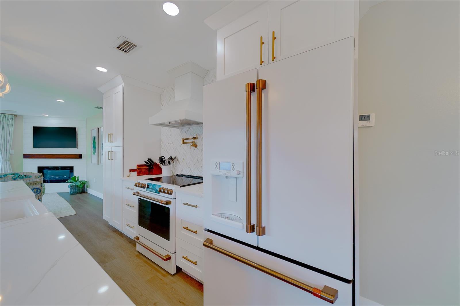 Image 19 of 77 For 6403 Lonnie Lee Lane