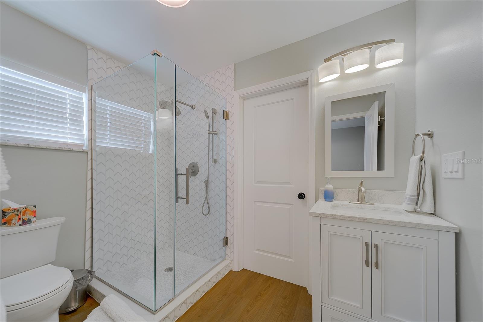 Image 32 of 77 For 6403 Lonnie Lee Lane