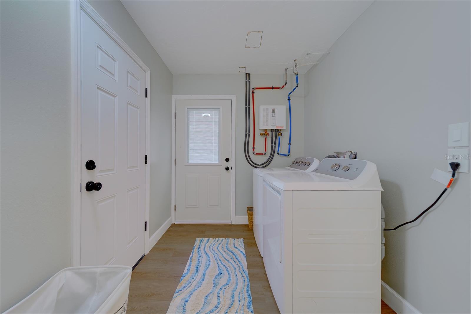 Image 34 of 77 For 6403 Lonnie Lee Lane