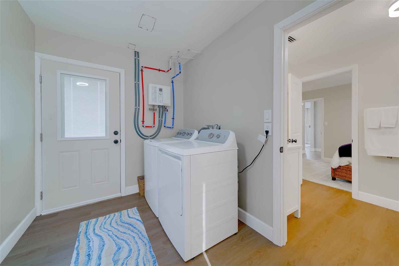 Image 36 of 77 For 6403 Lonnie Lee Lane