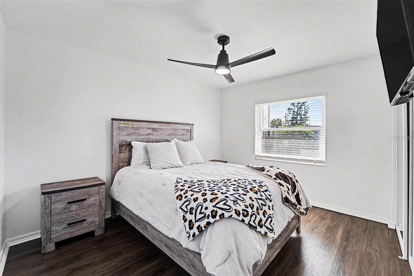 Image 14 of 36 For 5197 Silent Loop 121