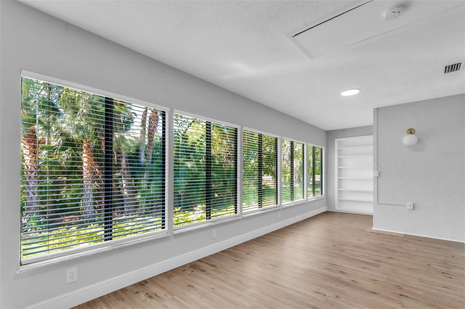 Image 28 of 48 For 600 Woodlands Drive