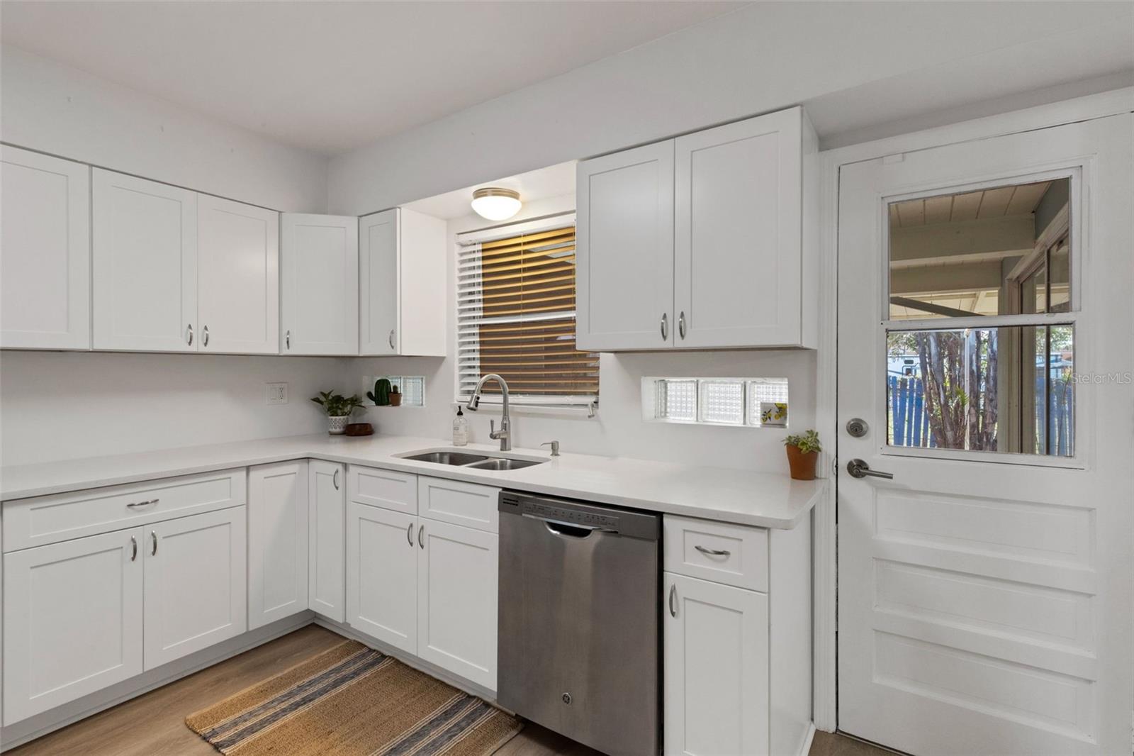 Image 15 of 62 For 7912 Garden Drive N