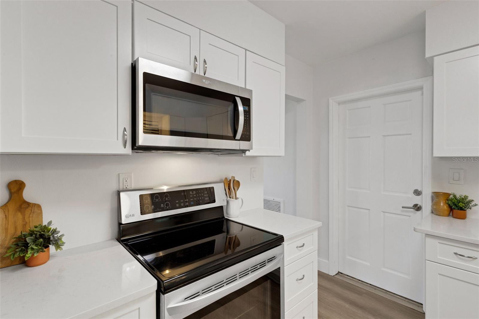 Image 17 of 62 For 7912 Garden Drive N