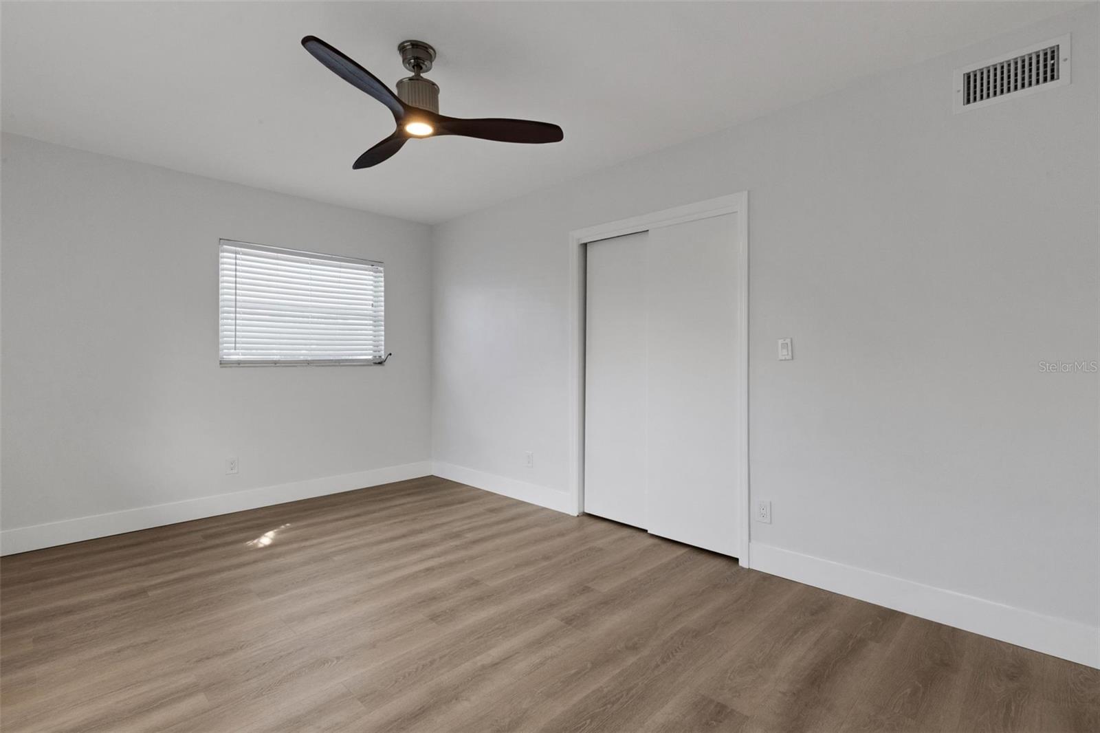 Image 33 of 62 For 7912 Garden Drive N