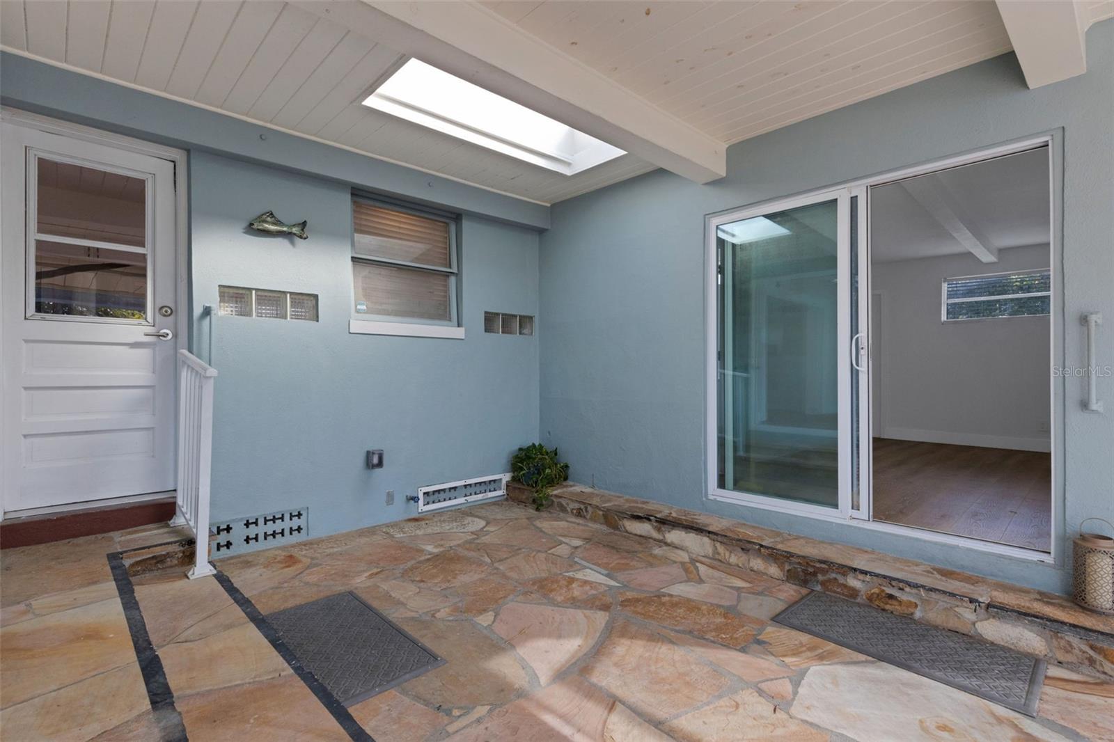 Image 47 of 62 For 7912 Garden Drive N