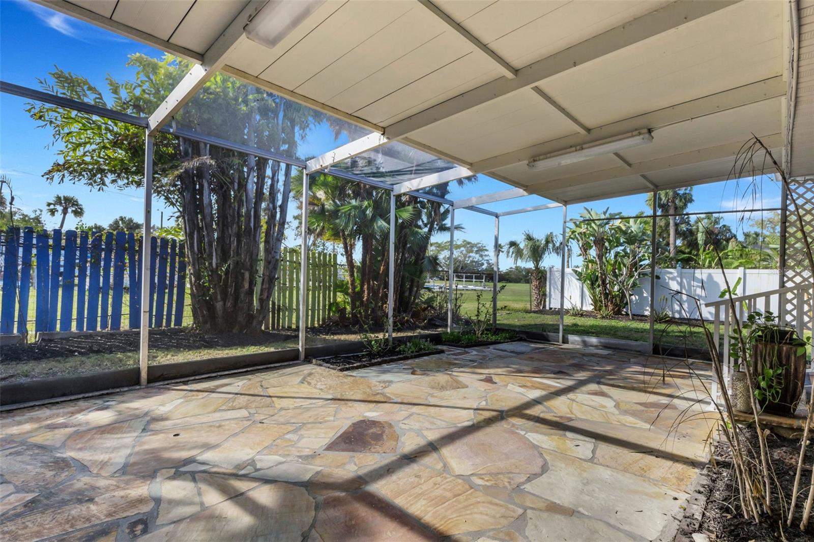 Image 49 of 62 For 7912 Garden Drive N