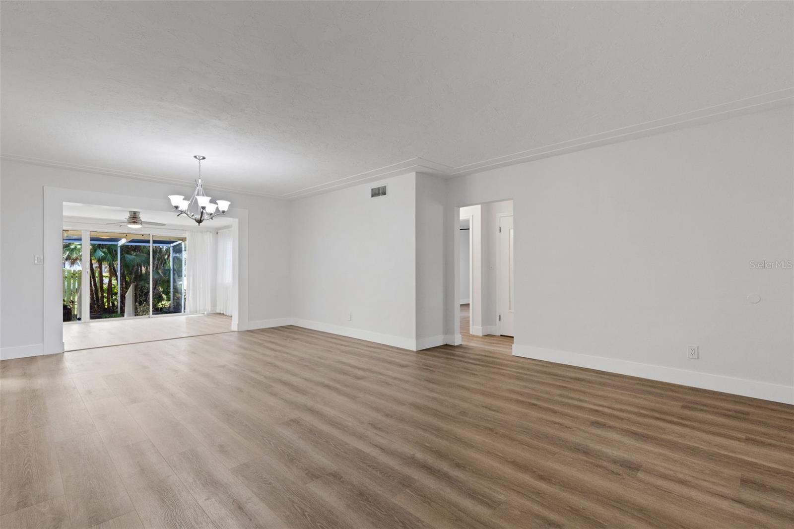 Image 9 of 62 For 7912 Garden Drive N