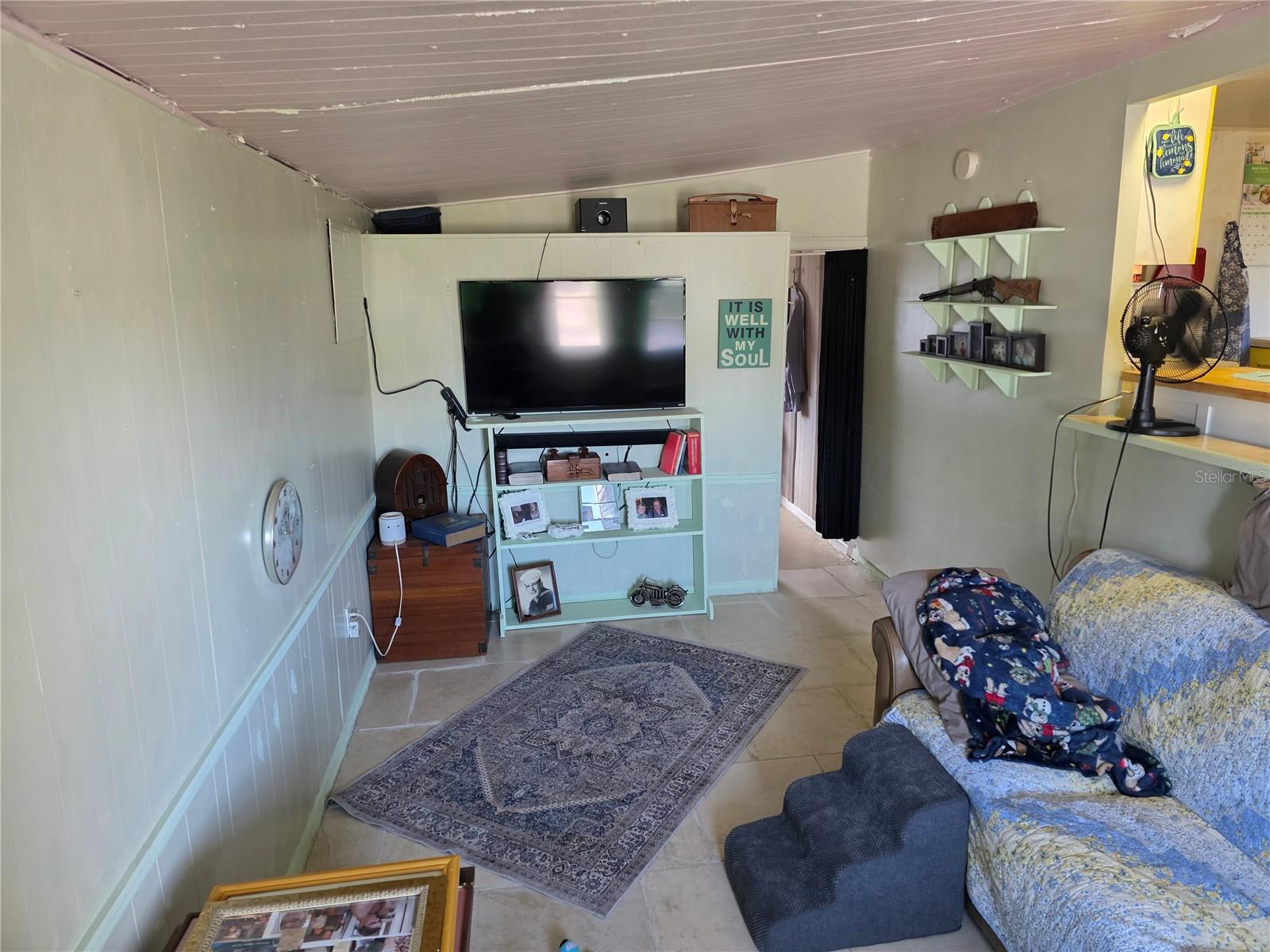 Image 3 of 21 For 1106 51st Avenue W