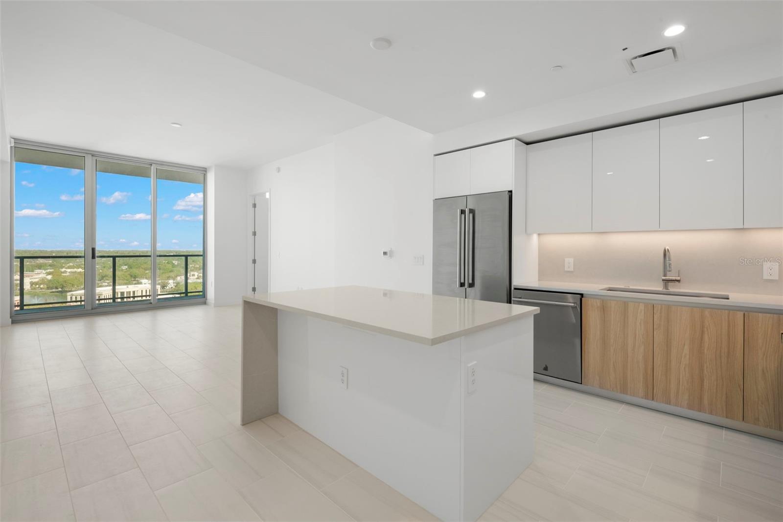 Image 10 of 63 For 400 Central Avenue 1709