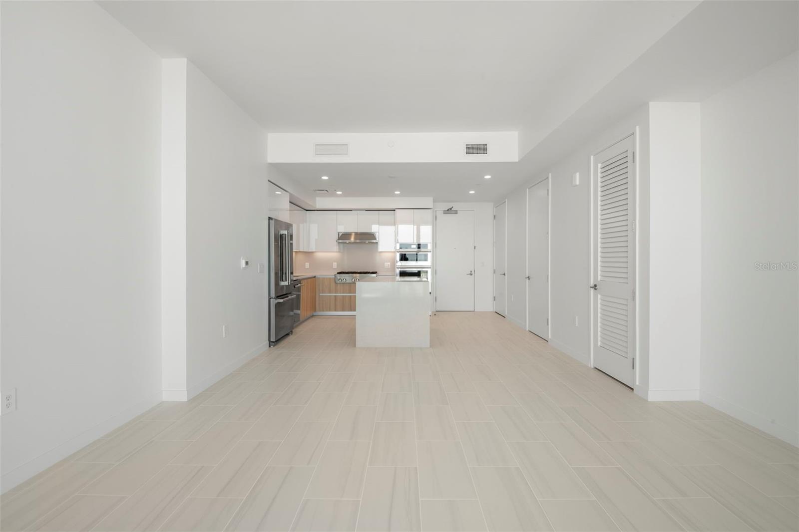 Image 18 of 63 For 400 Central Avenue 1709