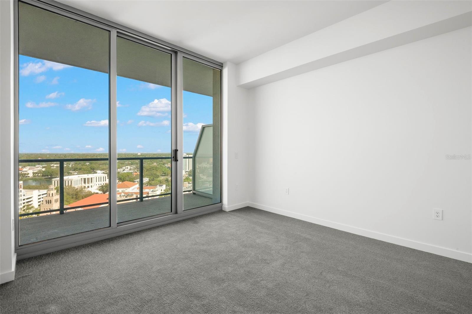 Image 23 of 63 For 400 Central Avenue 1709