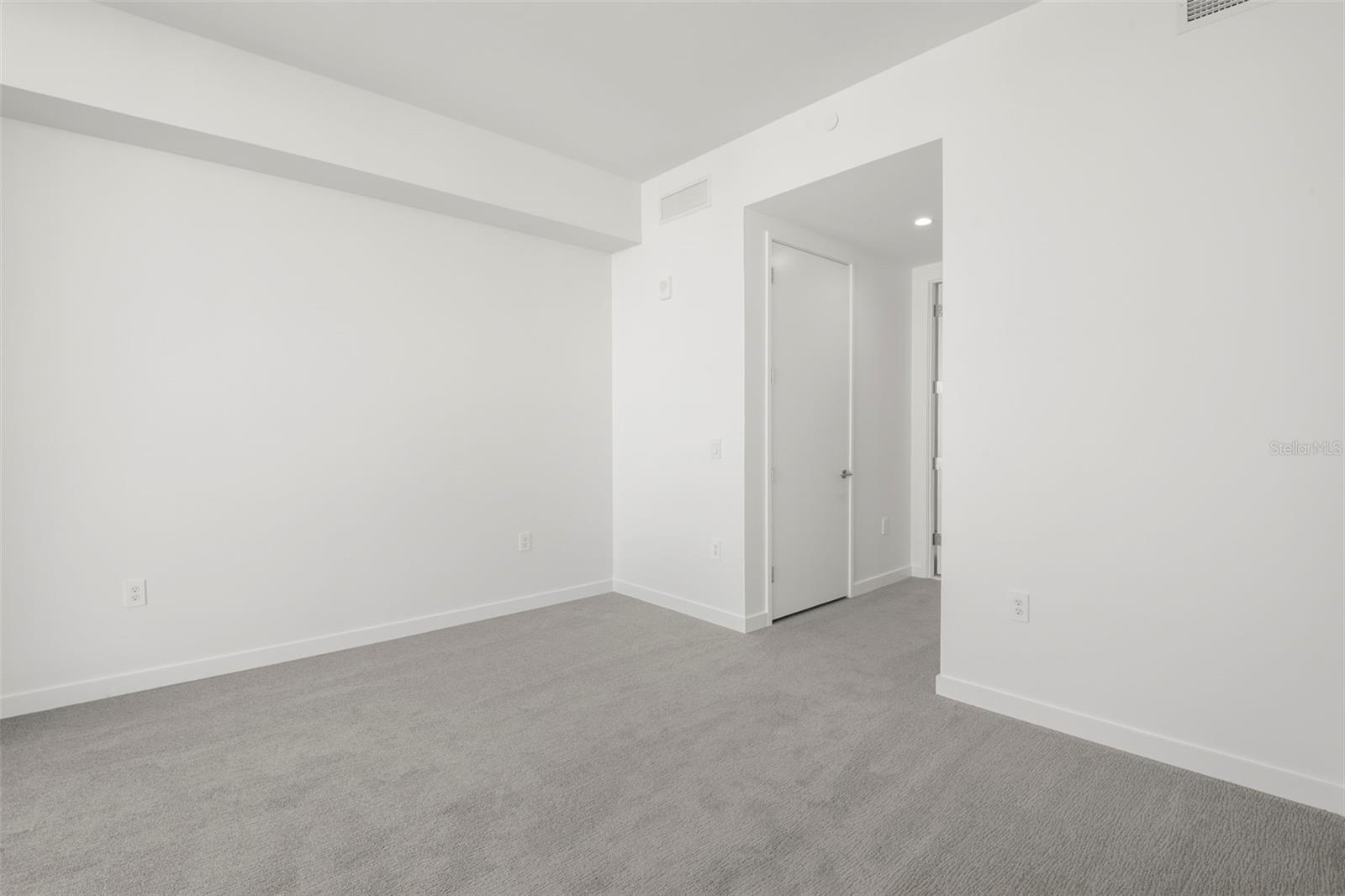 Image 25 of 63 For 400 Central Avenue 1709