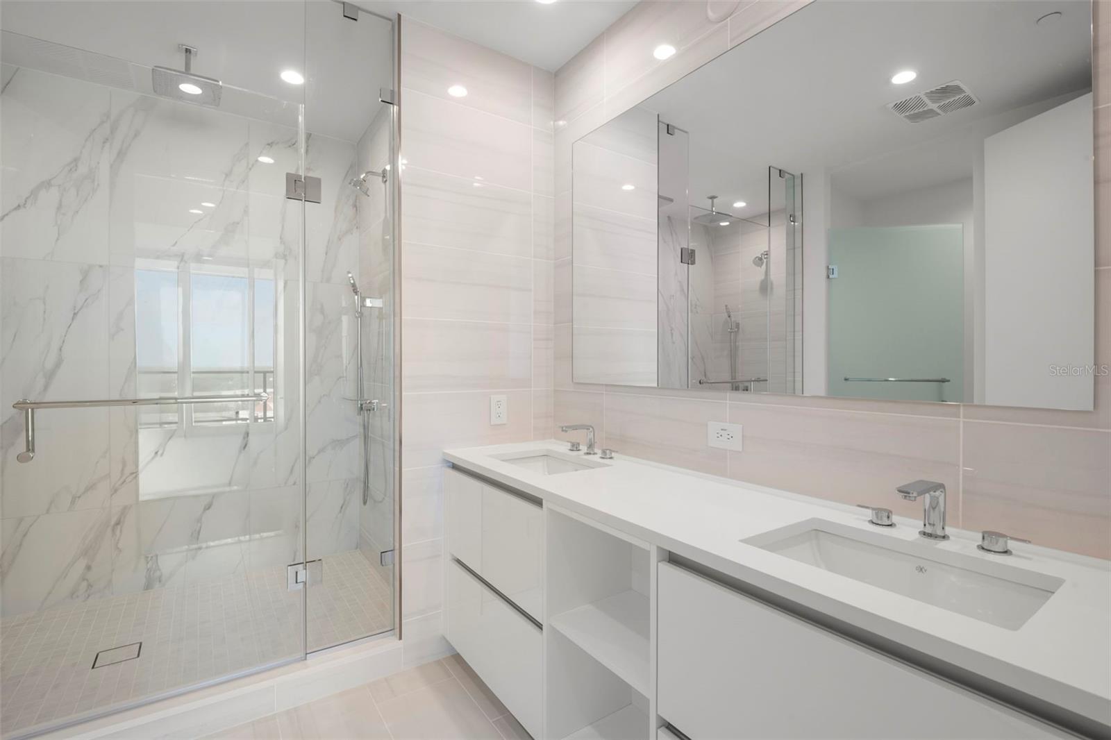 Image 28 of 63 For 400 Central Avenue 1709