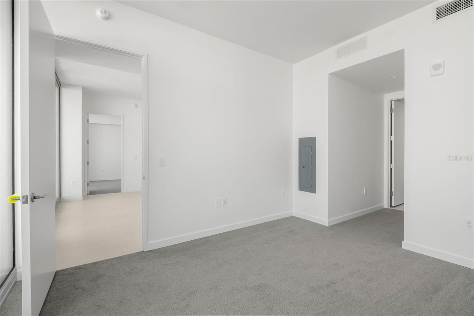 Image 34 of 63 For 400 Central Avenue 1709