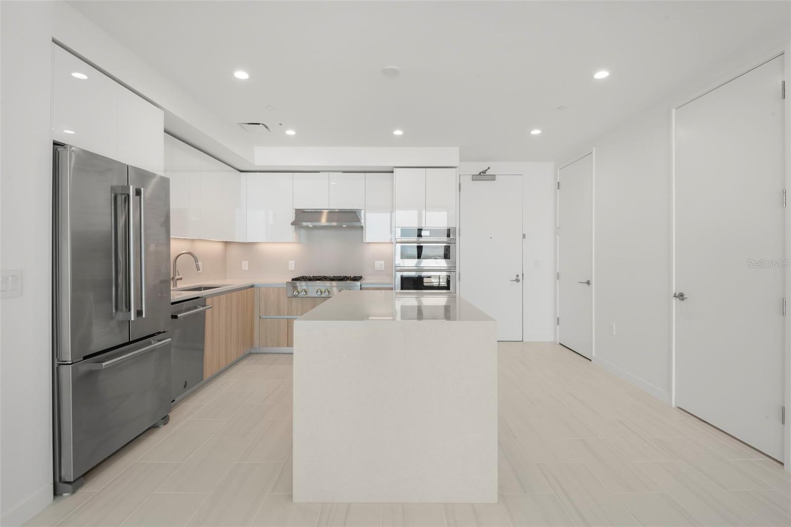 Image 5 of 63 For 400 Central Avenue 1709