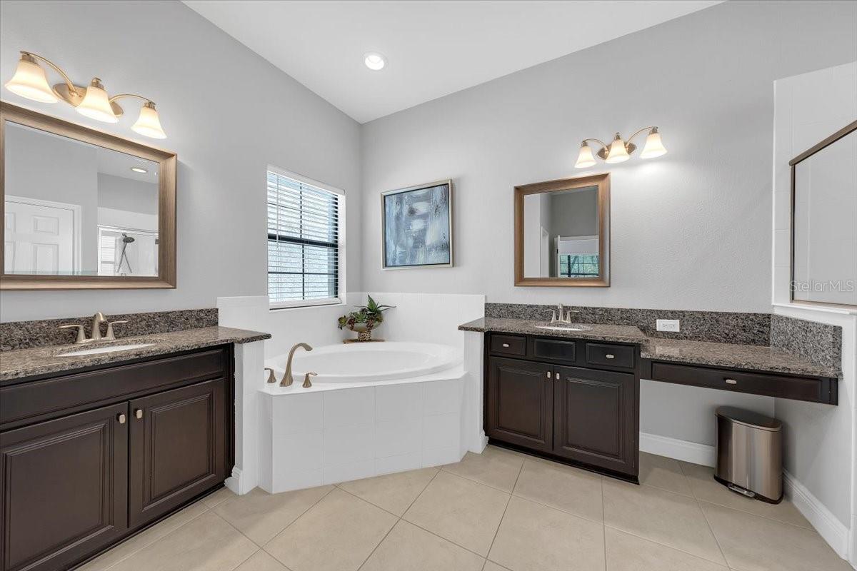 Image 22 of 38 For 13818 Moonstone Canyon Drive