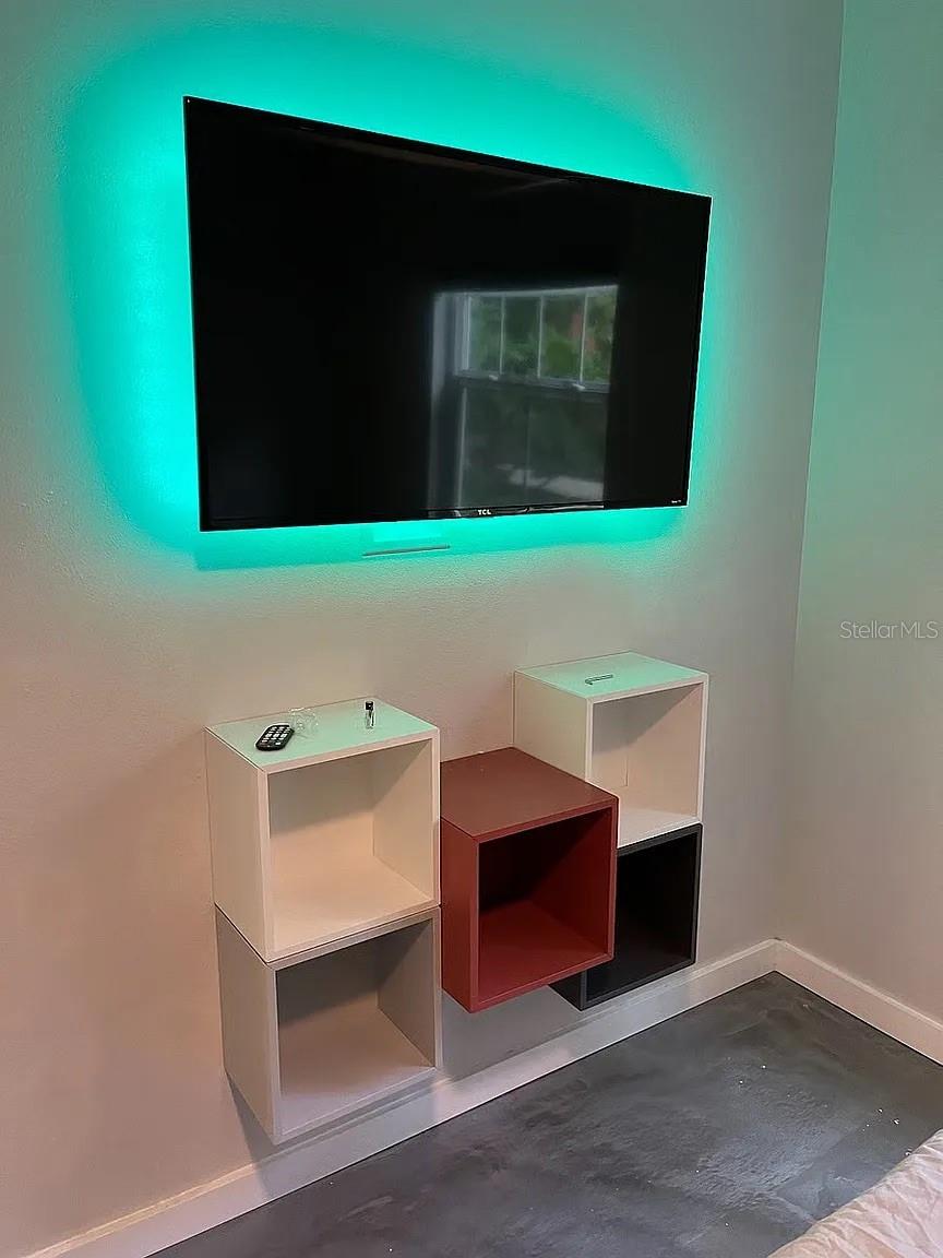 Image 10 of 28 For 1810 Palm Avenue 4107