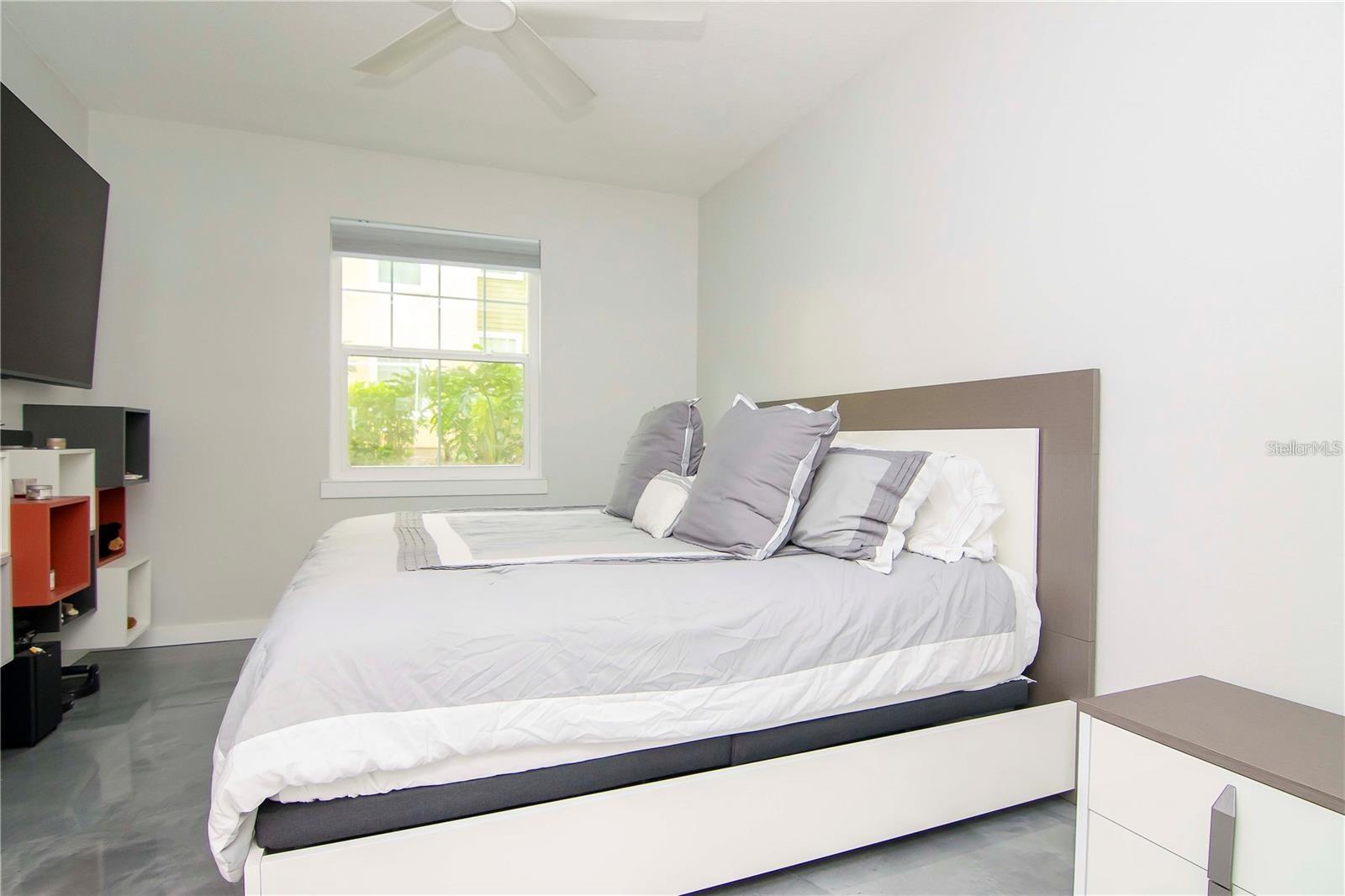 Image 8 of 28 For 1810 Palm Avenue 4107