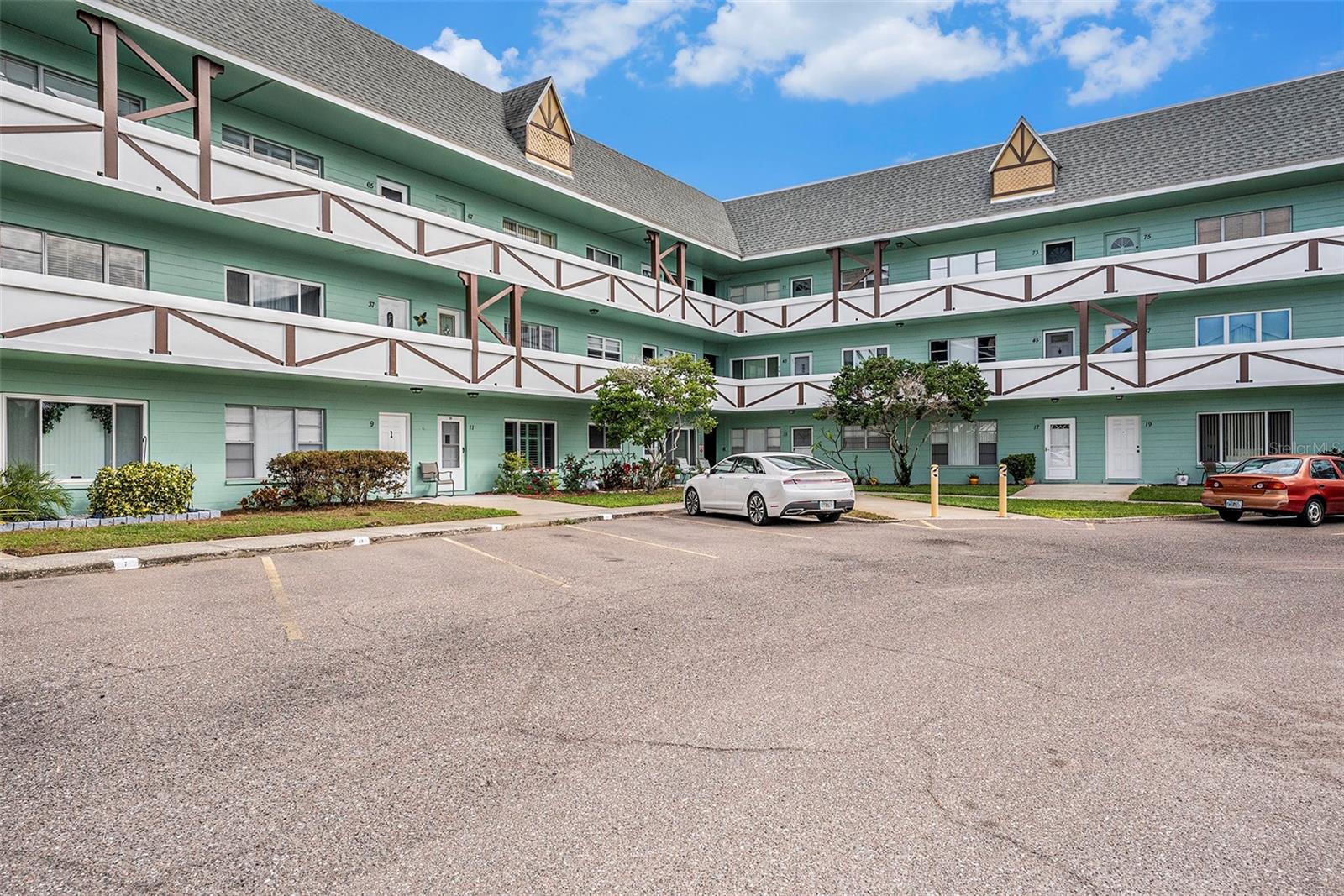 Image 4 of 31 For 2043 Denmark Street 65