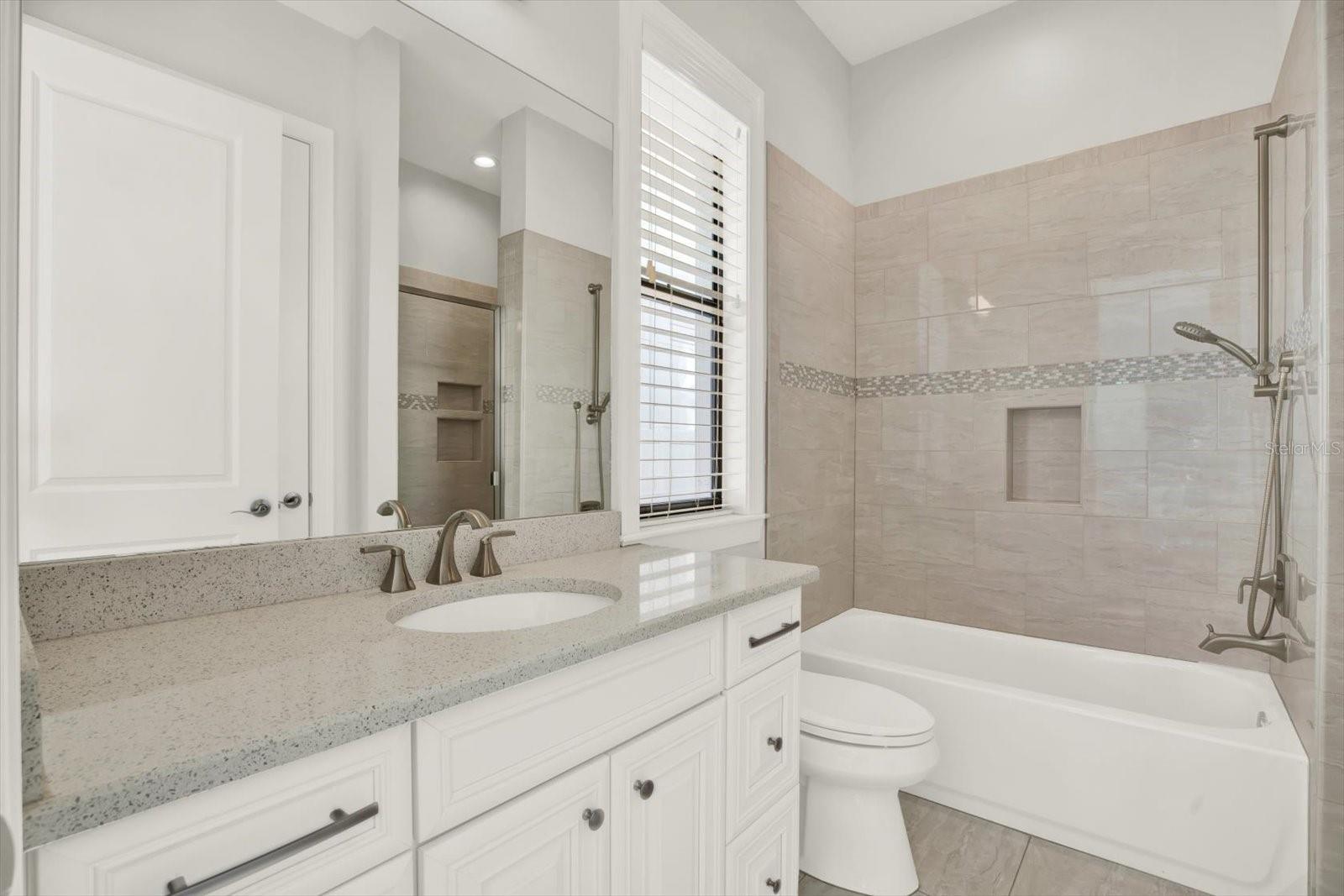 Image 19 of 51 For 3600 San Luis Street